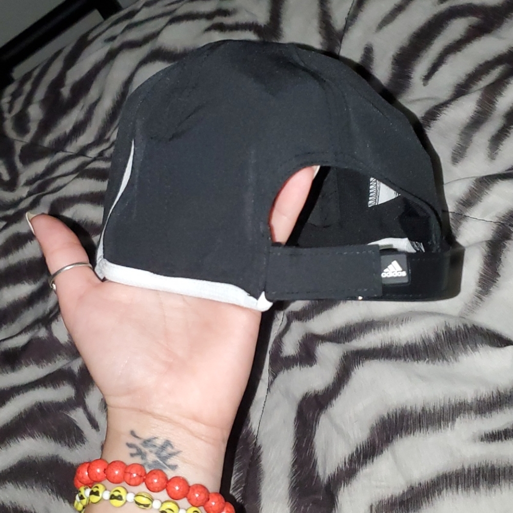Adidas hat - Picture 2 of 4